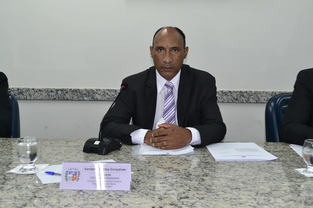 Presidente da Câmara de Nova Venécia sugere ao prefeito locação de maquinários para serviços no interior