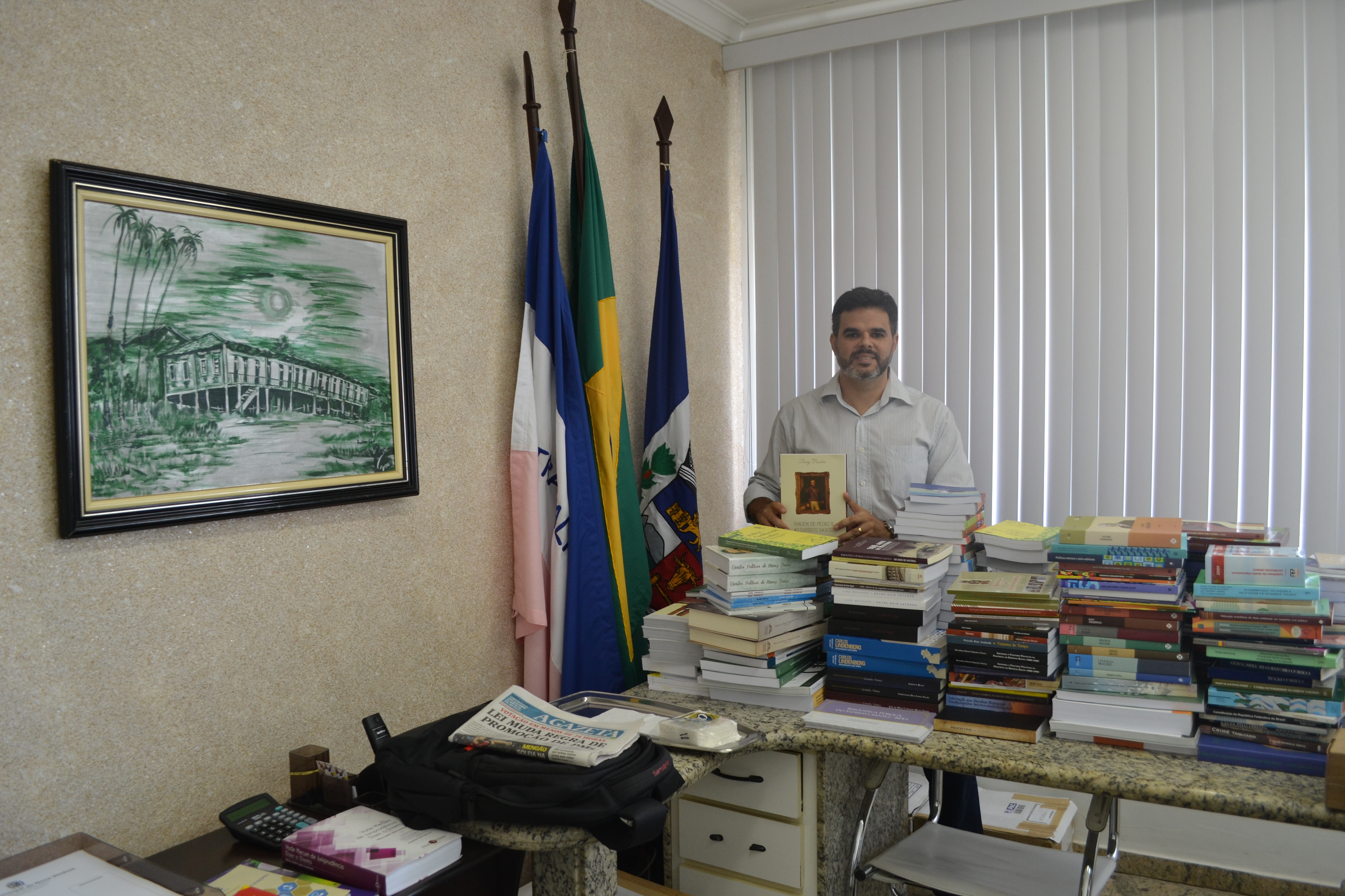 Biblioteca da Câmara é criada oficialmente e já tem mais de 300 livros no acervo