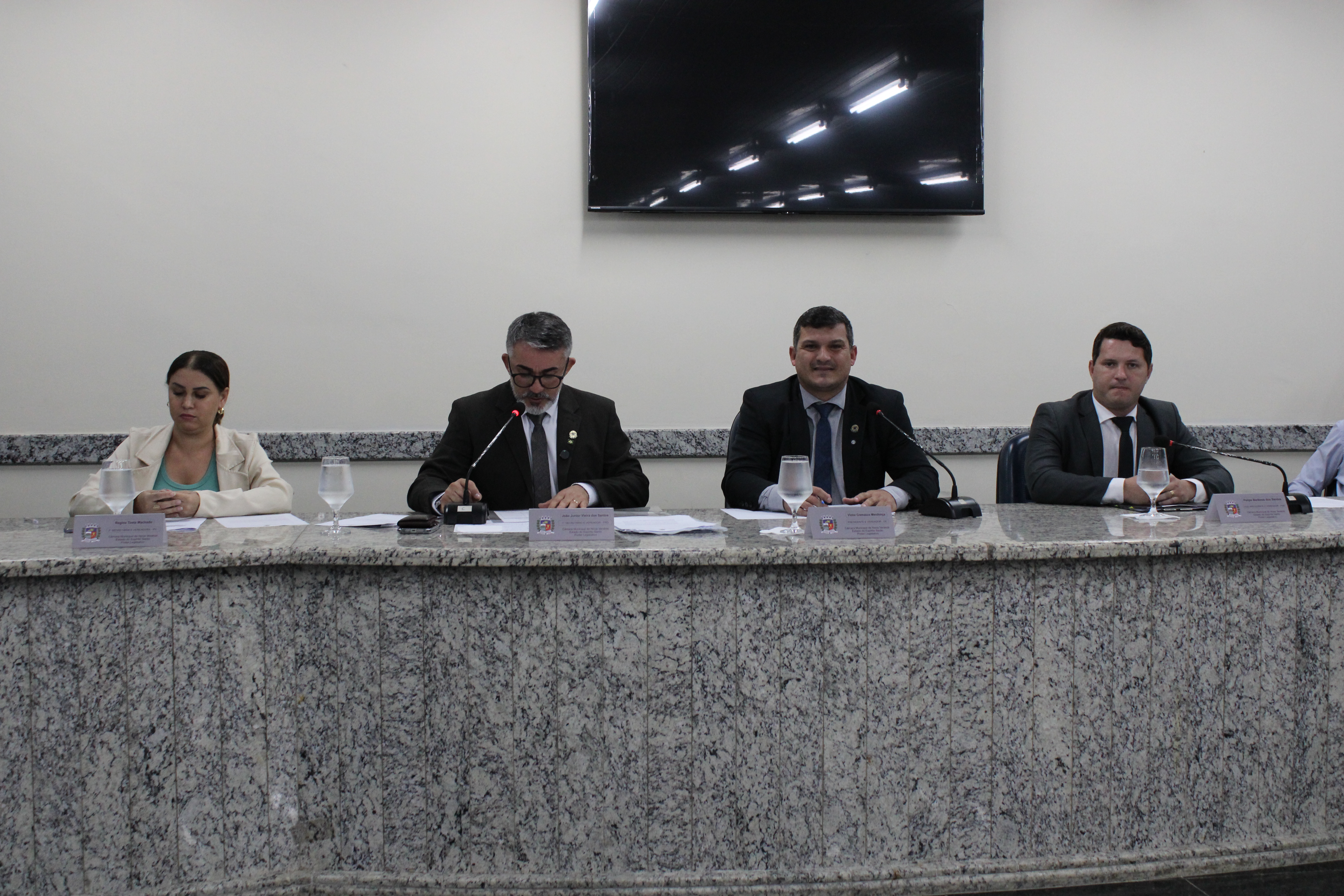 Câmara Municipal de Nova Venécia aprova projeto que autoriza a abertura de crédito adicional especial visando a adequação orçamentária da Secretaria Municipal de Educação