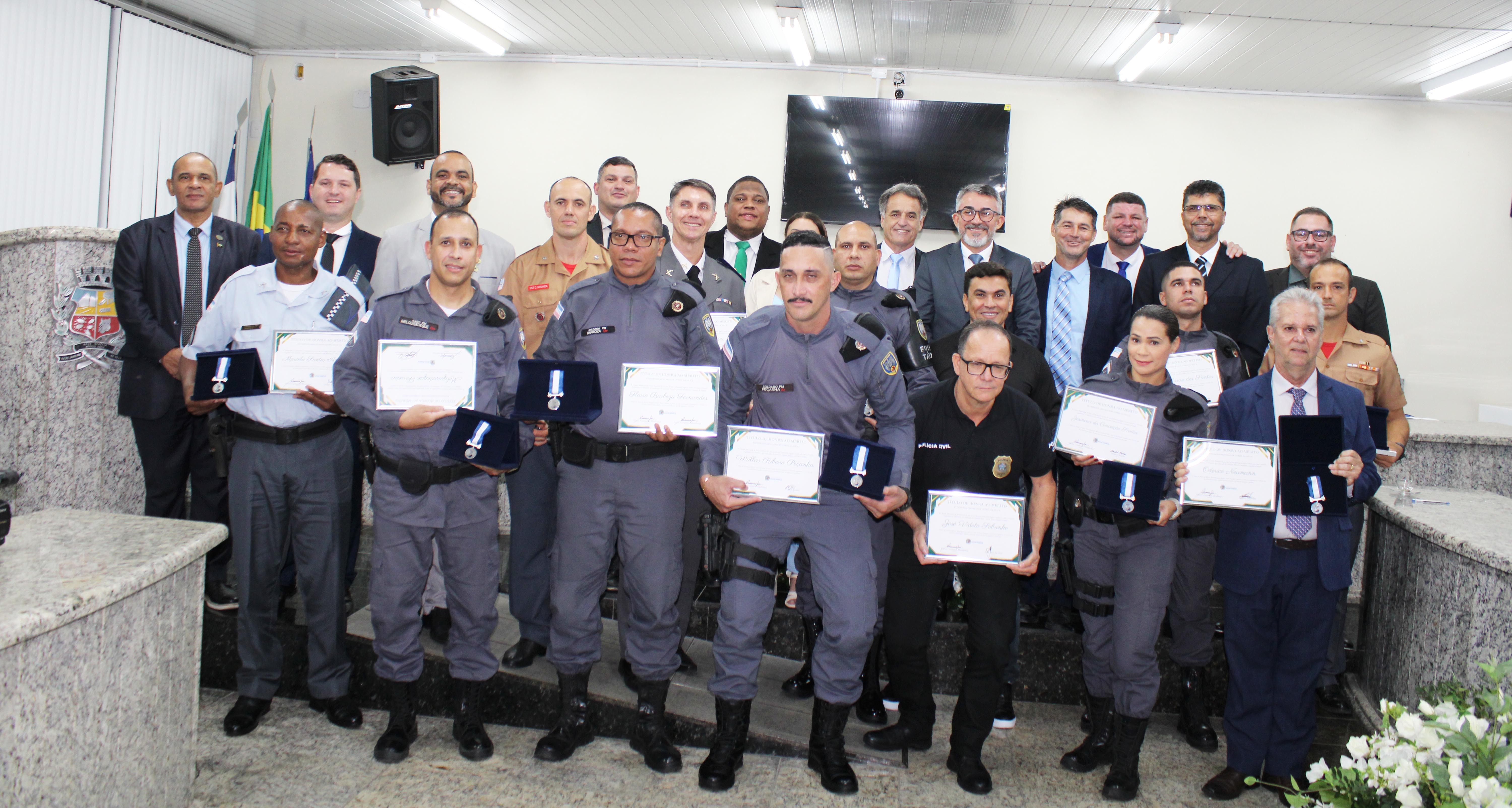 Câmara Municipal entrega Medalha de Honra ao Mérito Expedicionário Bianor Gomes da Silva