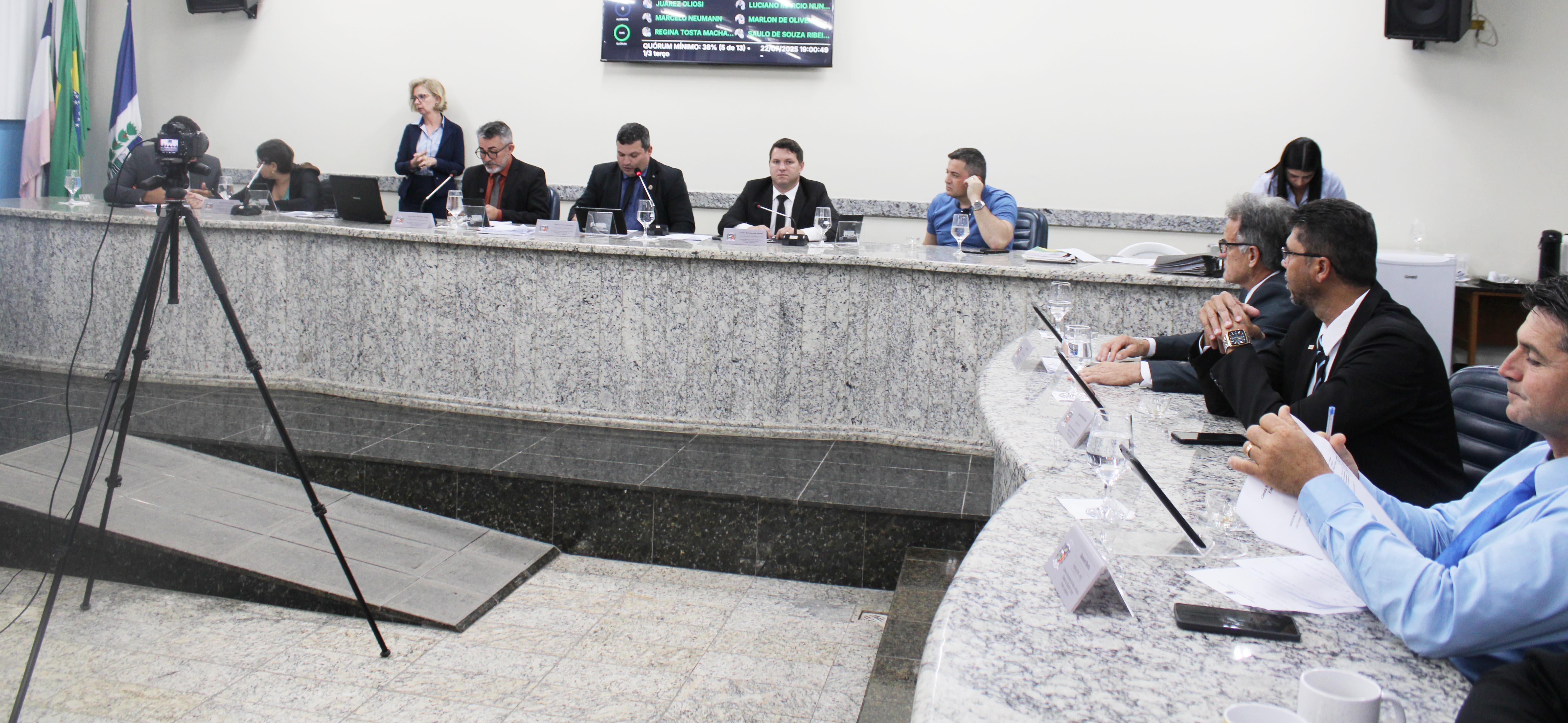 Câmara aprova projeto que autoriza  Poder Executivo a permutar servidor público municipal