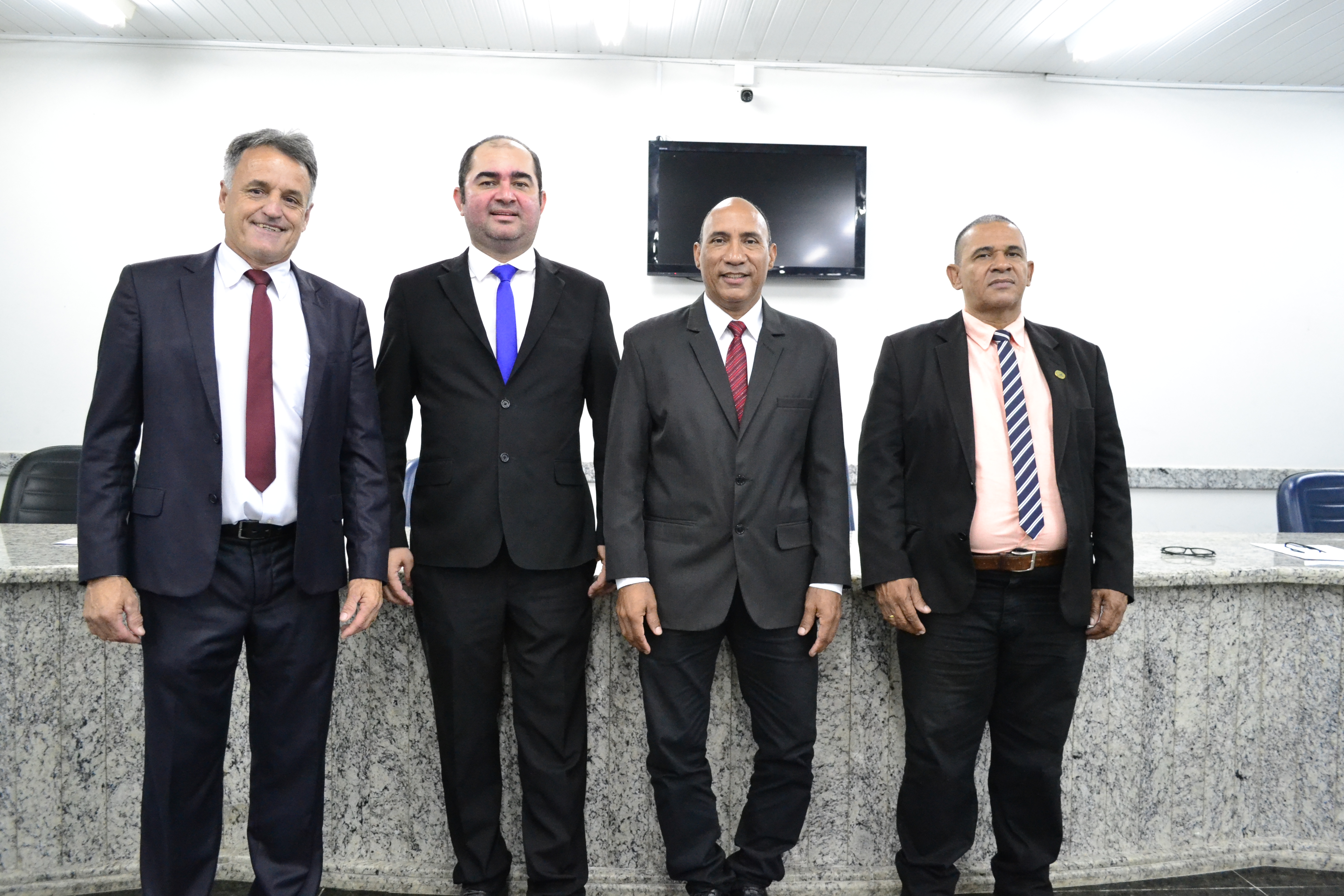  Juarez Oliosi é eleito presidente da Câmara Municipal de Nova Venécia com nove votos