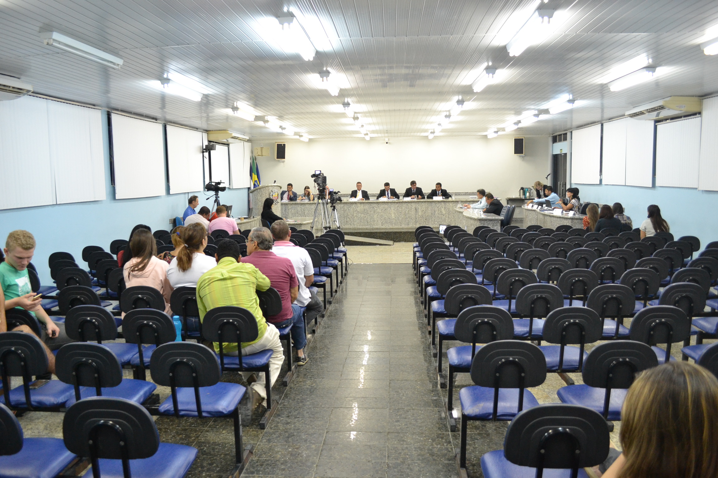 Vereadores solicitam informações à prefeitura sobre o Cartão-Reforma