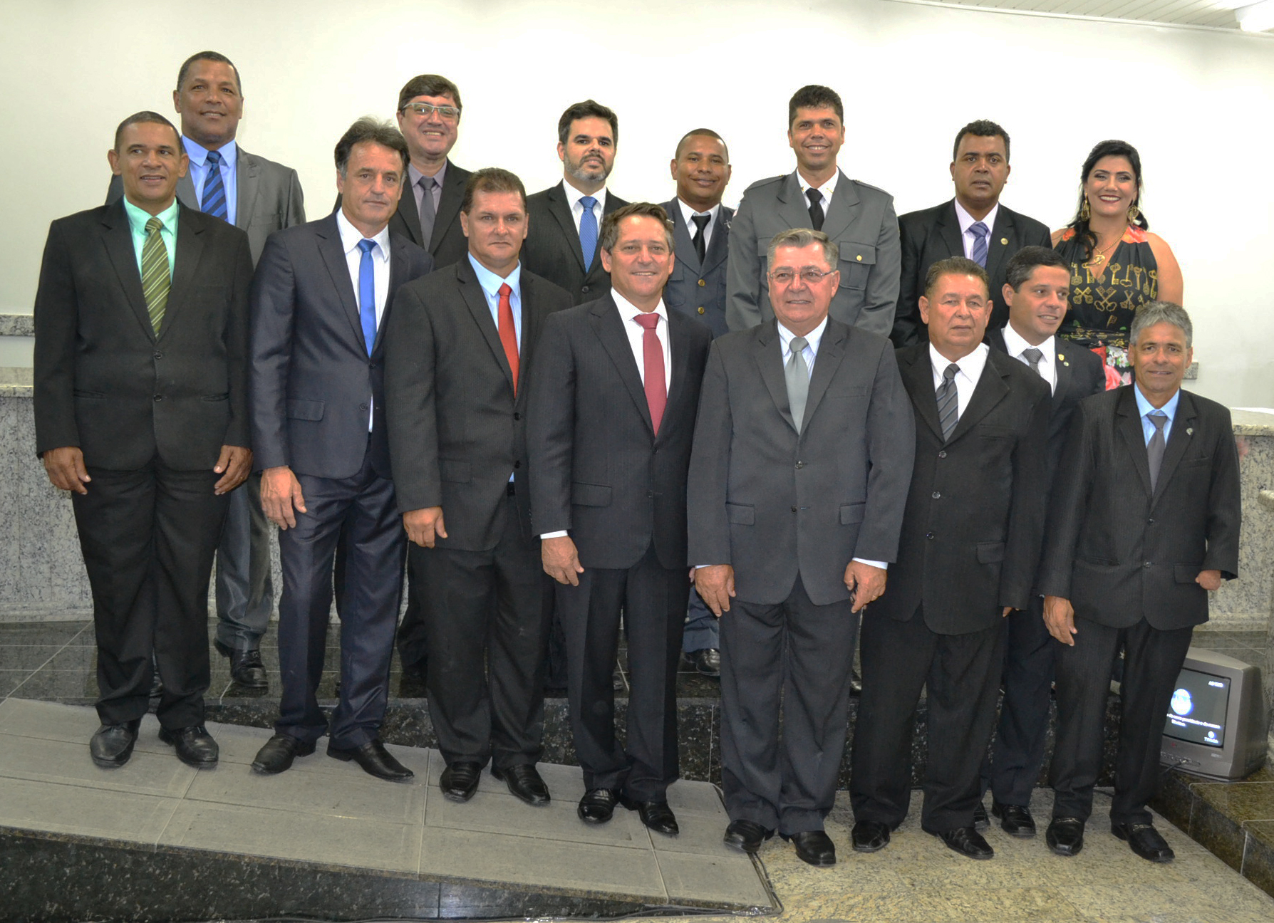 Posse de vereadores e prefeito lota plenário do legislativo